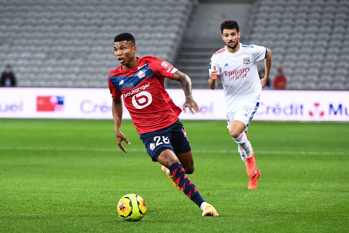 关于冲刺阶段体能课后，瓦伦西亚迎来里程碑备战法甲，更衣室稳定，纪律约束更严格的信息